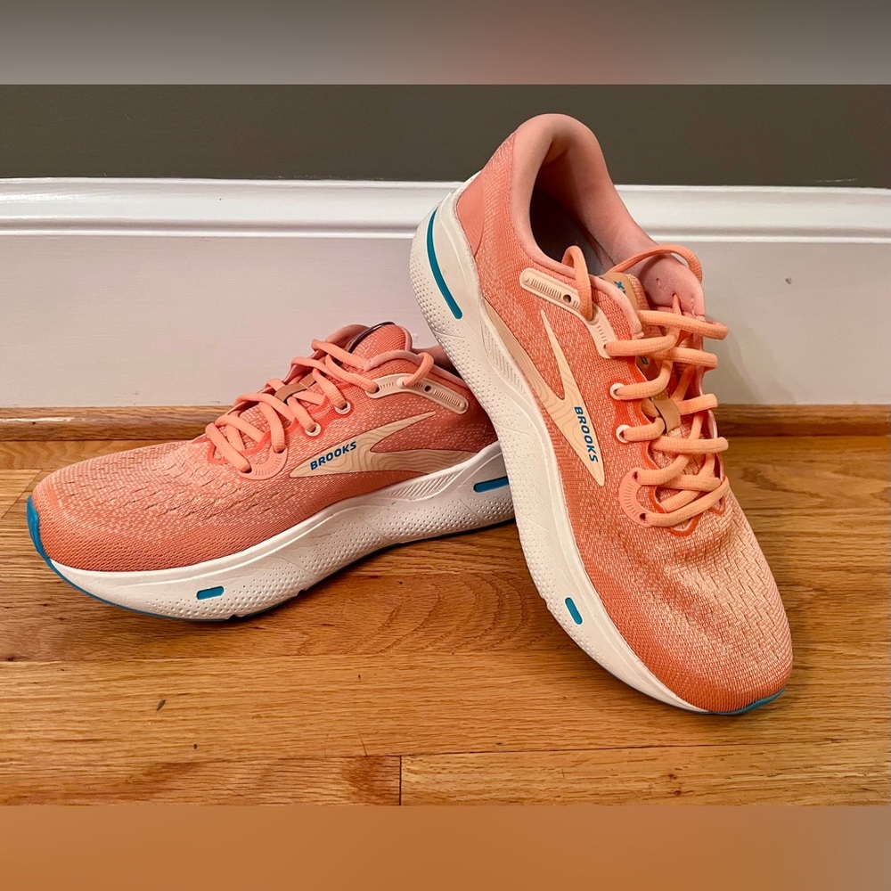 Brooks Ghost Max Women’s size 10